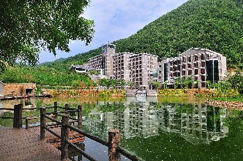 栾川重渡沟水景大酒店
