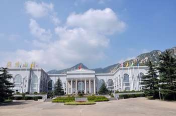 登封鹿鸣山庄(河南省招生考试学术交流中心)