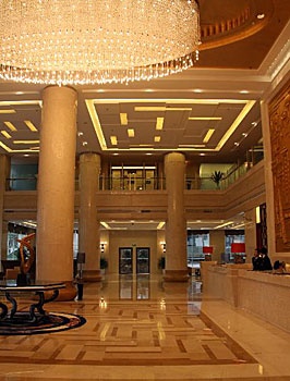 自贡檀木林城市名人酒店大堂