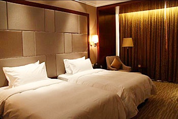 自贡檀木林城市名人酒店豪华双床房