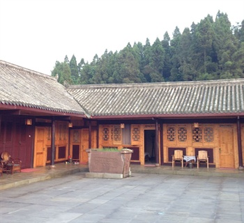 眉山小茜家庭公寓树语山庄店